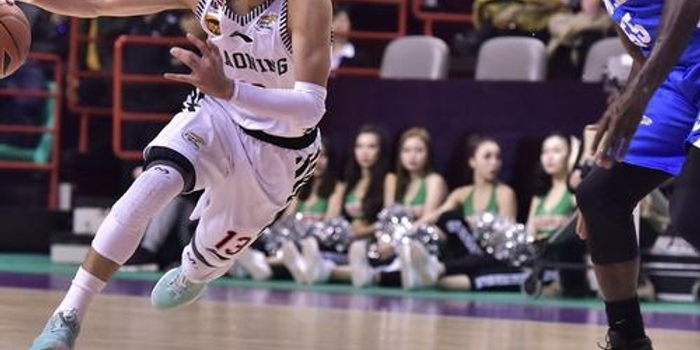 赛季中担任 赛季中担任