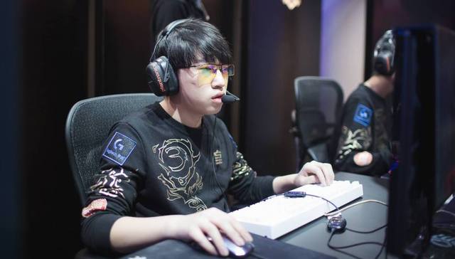 队的模板日 队的模板日