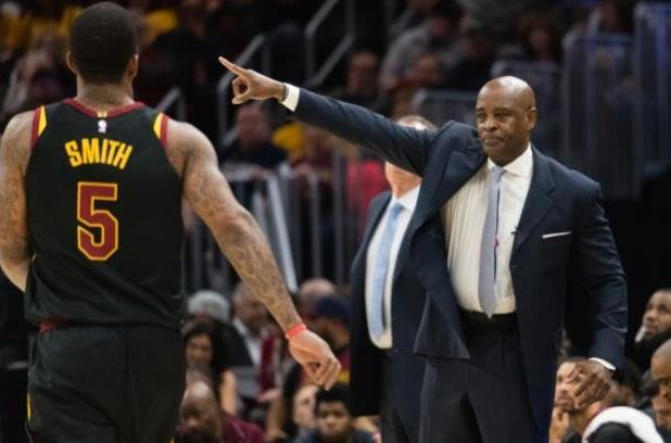 同队后场双 同队后场双