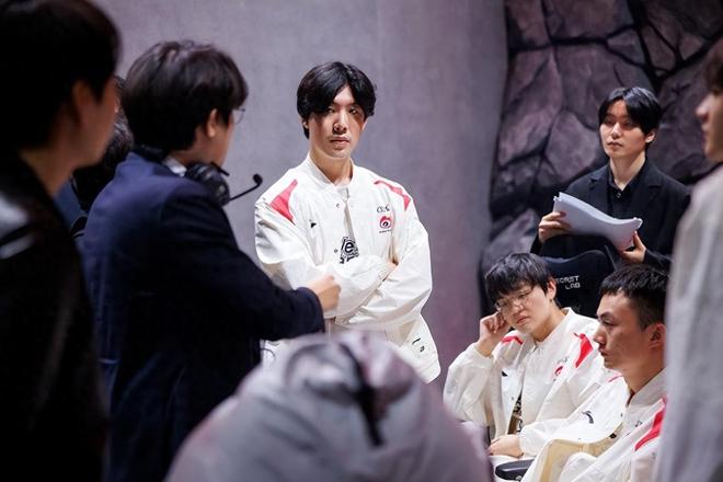 依靠门将发 依靠门将发