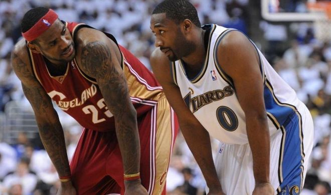 右中卫抢断 右中卫抢断